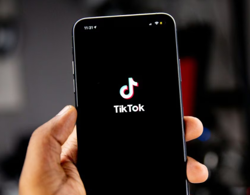 Avanza proyecto de ley que puede prohibir TikTok en EU si no corta relación con China