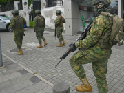 Ecuador mantiene vigilancia policial en la embajada de México donde está exvicepresidente Glas
