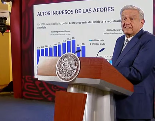 AMLO acusa a TV Azteca de conflicto de interés porque tienen Afore-Azteca y deben al IMSS